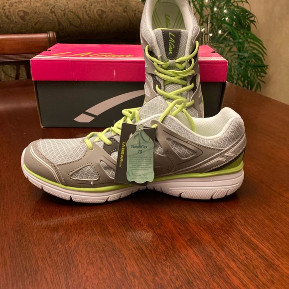 L.A Gear sneaker size 8 1/2 medium  NWT - Picture 2 of 8